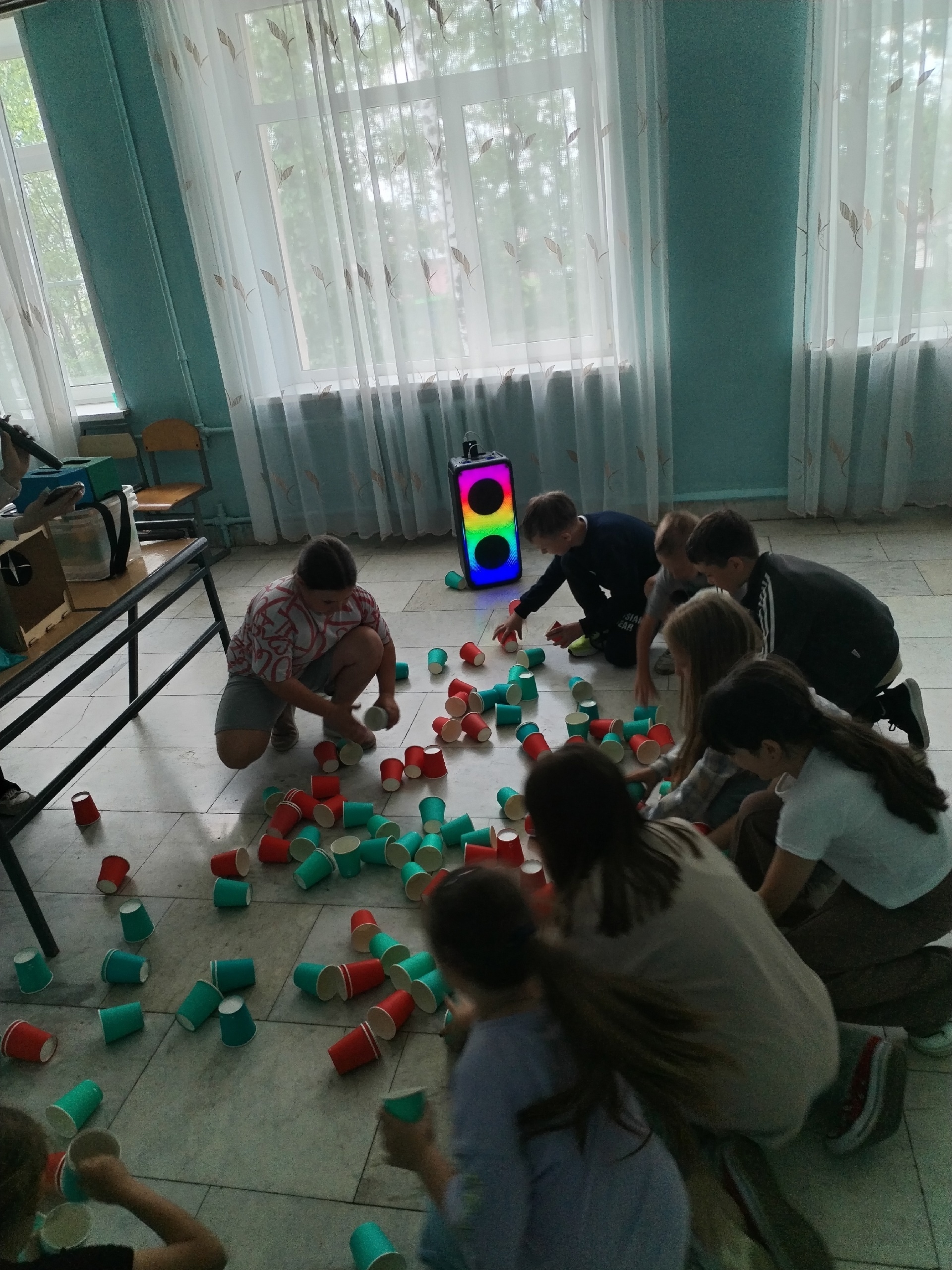 В пришкольном лагере &amp;quot;НЕПОСЕДЫ&amp;quot; проходила музыкально-развлекательная программа &amp;quot;Тик топ&amp;quot;.